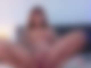 AliceMrtnz's Live Sex Cam Show