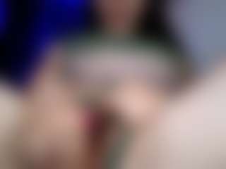 Live cam show with biatriss - Hairy Pussy on livesuperchat.net