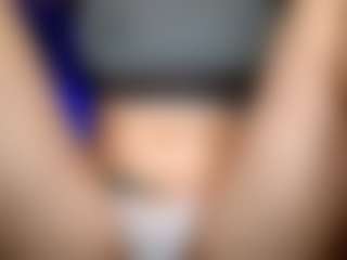 Live cam show with biatriss - Strapon on Camsoda