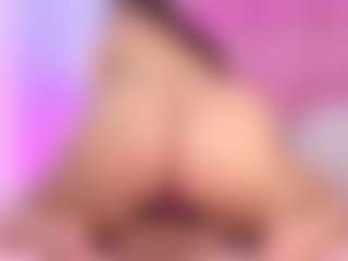 emmacurvy's Live Sex Cam Show