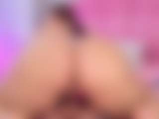emmacurvy's Live Sex Cam Show