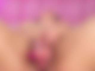 emmacurvy's Live Sex Cam Show