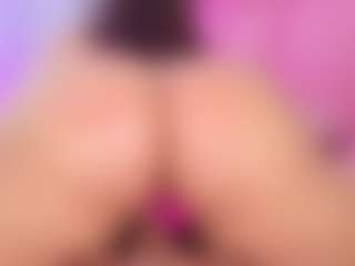 emmacurvy's Live Sex Cam Show