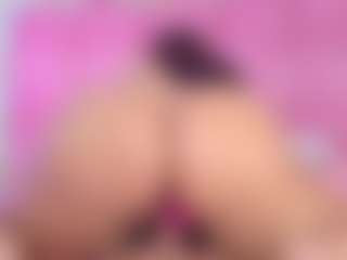 emmacurvy's Live Sex Cam Show