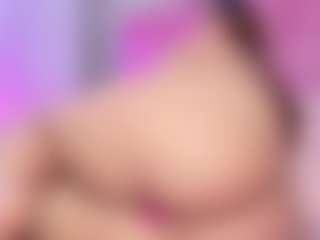 Live cam show with emmacurvy - Handjob on Camsoda