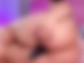 emmacurvy's Live Sex Cam Show