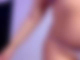 emmacurvy's Live Sex Cam Show