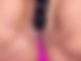 Live cam show with emmacurvy - Mature on Camsoda