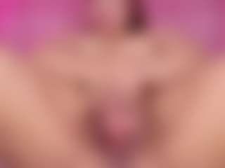 Live cam show with emmacurvy - Petite on SmokeAndPoke