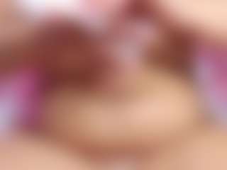 emmacurvy's Live Sex Cam Show