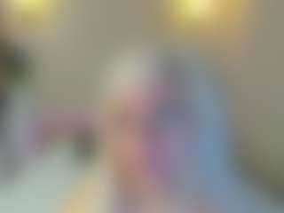 Live cam show with HellaFabel - Granny on xDating