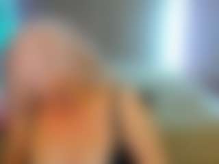 HellaFabel MILF webcam performer live streaming