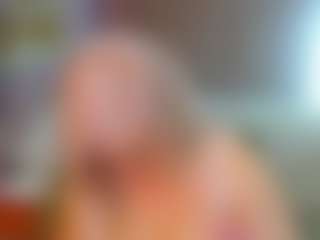 Live cam show with HellaFabel - Middle Aged on Free Soda
