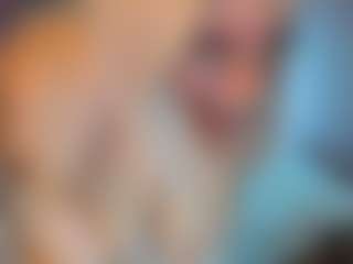 HellaFabel MILF webcam performer live streaming
