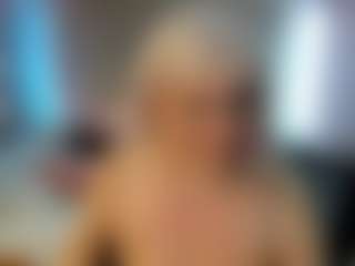 Live cam show with HellaFabel - Striptease MILF on sexylive.show