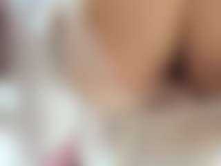 HellaFabel MILF webcam performer live streaming