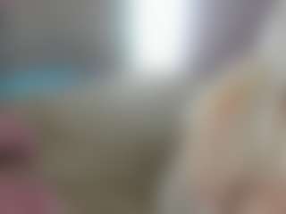 Live cam show with HellaFabel - Blonde Hair MILF on Livezox