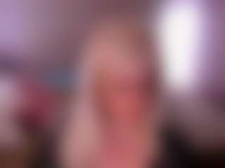 Live cam show with HellaFabel - Striptease Granny on Free Soda