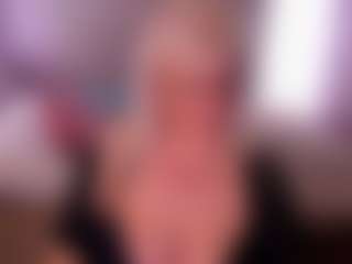 Live cam show with HellaFabel - Spanks on Porn Luv