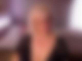 HellaFabel MILF webcam performer live streaming
