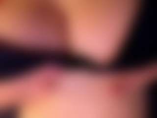 HellaFabel MILF webcam performer live streaming