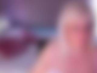 Live cam show with HellaFabel - Interactivetoy Granny on infinitiblacc.com
