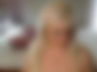 Live cam show with HellaFabel - Spank Mature on CamClone