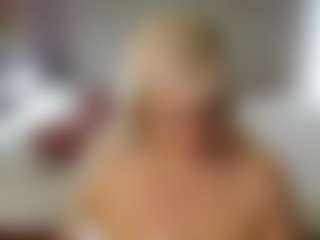 Live cam show with HellaFabel - Striptease Granny on CamwithHer