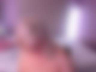 Live cam show with HellaFabel - Granny Lovense on Mixed Magazine Live