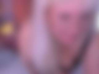 HellaFabel MILF webcam performer live streaming