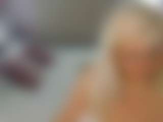 Transmissão ao vivo de HellaFabel, modelo de webcam MILF