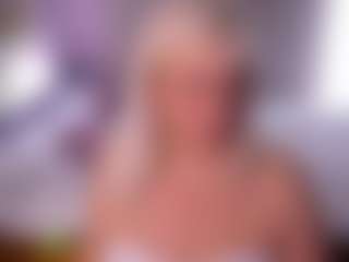 Live cam show with HellaFabel - Blonde Hair MILF on Uber Horny