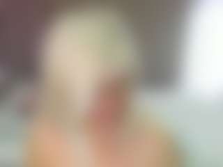 Live cam show with HellaFabel - Middle Aged on Camsoda