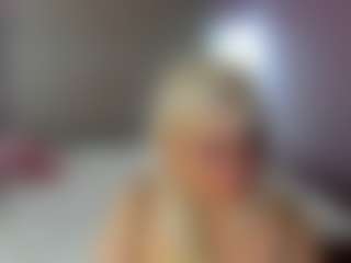 HellaFabel MILF webcam performer live streaming