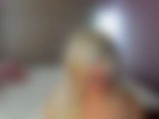 Live cam show with HellaFabel - Average on TeamSkeetLive