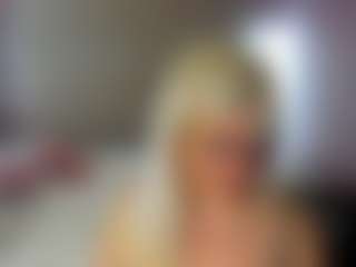 Live cam show with HellaFabel - Upskirt on Uber Horny