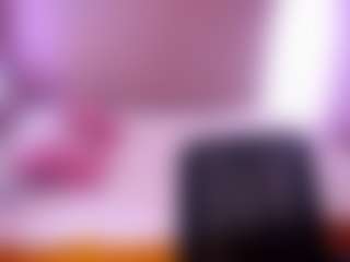 Live cam show with HellaFabel - Average on Milfs Live