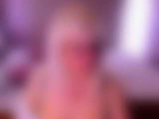 HellaFabel MILF webcam performer live streaming