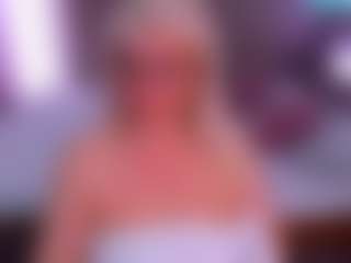 Live cam show with HellaFabel - Green Eyes on Dolls Live