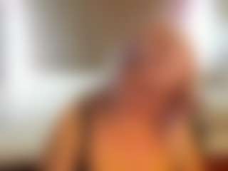 HellaFabel MILF webcam performer live streaming