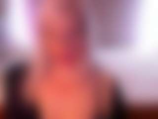 Live cam show with HellaFabel - Flashing on xblisslive.com