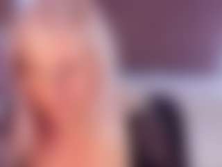 Live cam show with HellaFabel - Striptease on WildCum