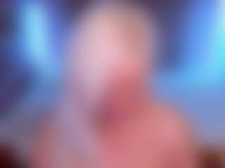HellaFabel MILF webcam performer live streaming