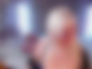 Live cam show with HellaFabel - Green Eyes on Camversity