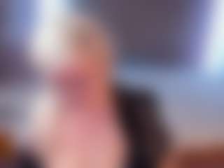 Live cam show with HellaFabel - Deepthroat on milfzrlive.com