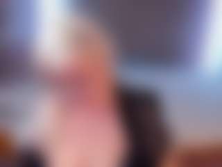 Live cam show with HellaFabel - Fingering on milfzrlive.com