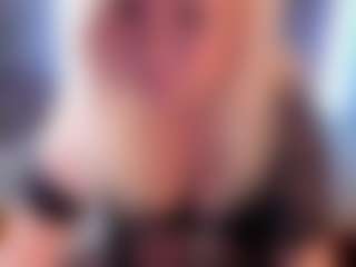 Live cam show with HellaFabel - Flashing on Livezox