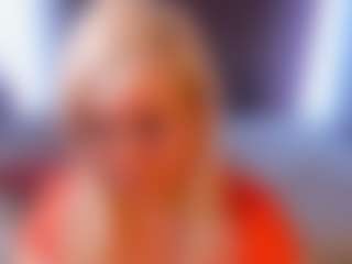 Live cam show with HellaFabel - Shaved Pussy MILF on live18s.com