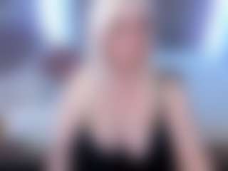 Live cam show with HellaFabel - Strip Mature on chickslive.net