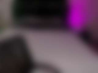 Live cam show with HellaFabel - Average on Camsoda